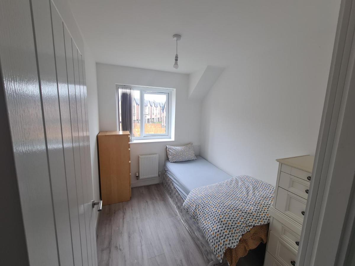 Lovely New Home In Manchester Close To Manchester City Fc エクステリア 写真